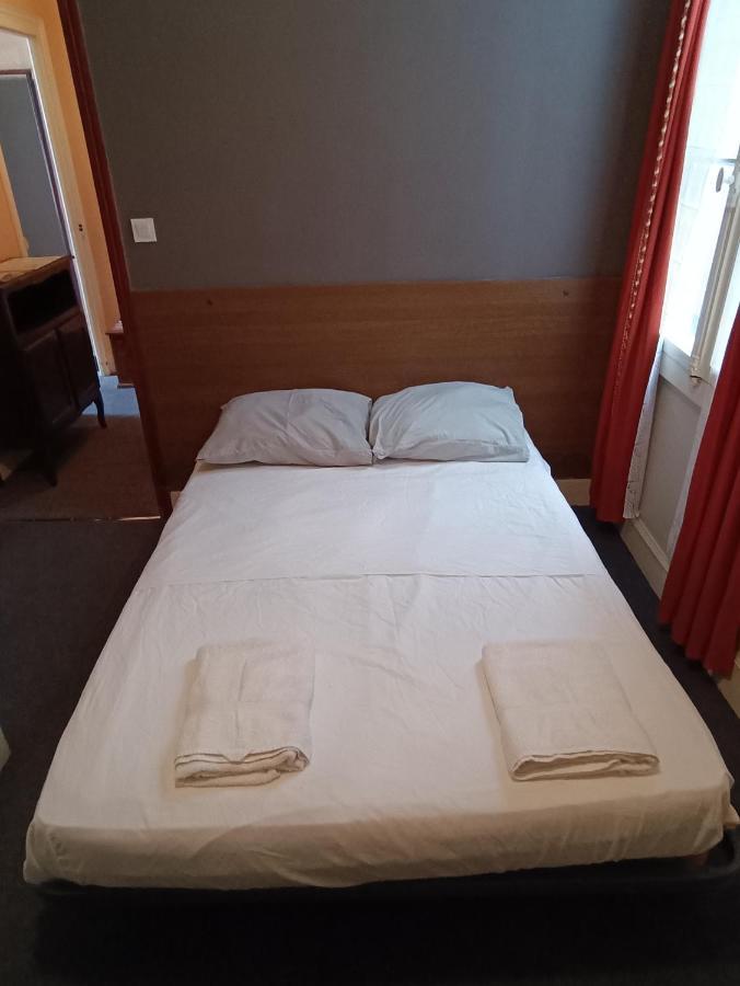 Chambre Chez Marie Et Didier 1 Minute A Pied Du Sanctuaire De Lourdes Exterior photo