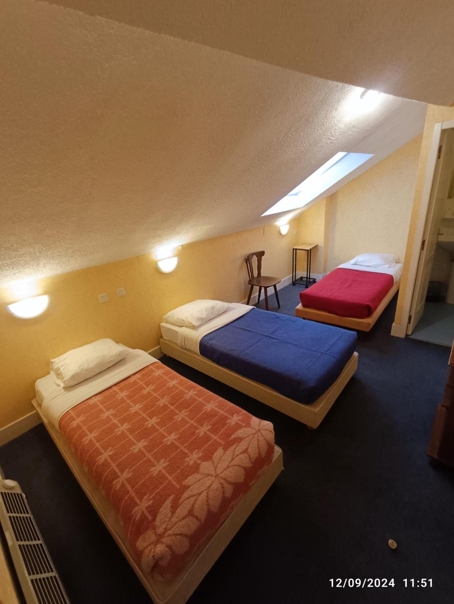 Chambre Chez Marie Et Didier 1 Minute A Pied Du Sanctuaire De Lourdes Exterior photo