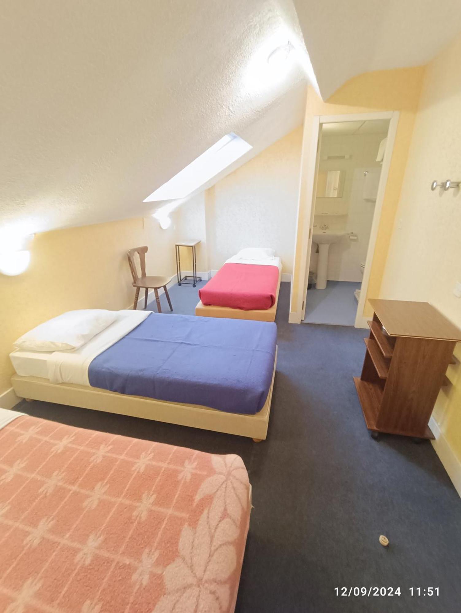 Chambre Chez Marie Et Didier 1 Minute A Pied Du Sanctuaire De Lourdes Exterior photo